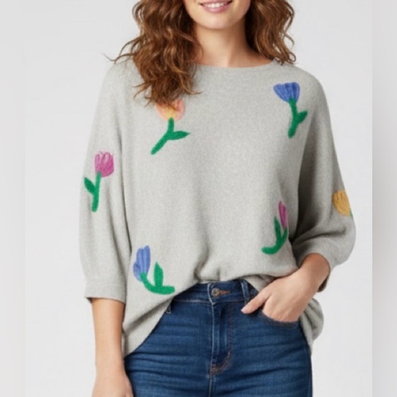Aaeda Sweaters - Aaeda light beige felted tulip embroidered batwing sweater size XS
